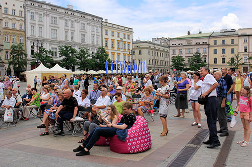 HFAD-Poland-square.jpg