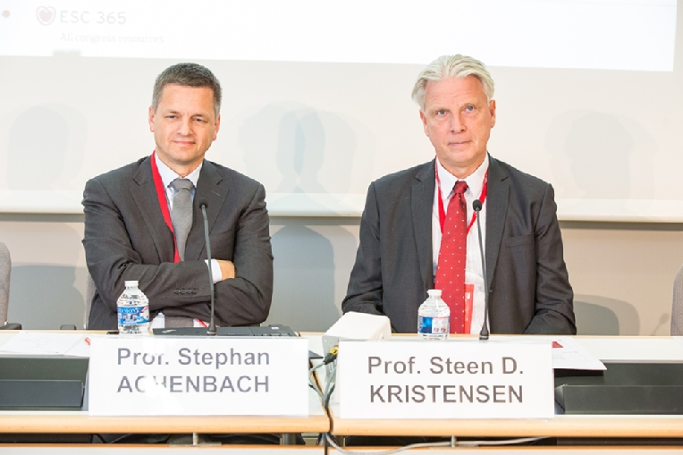 011-2018-08-25-esc-congress-press.jpg